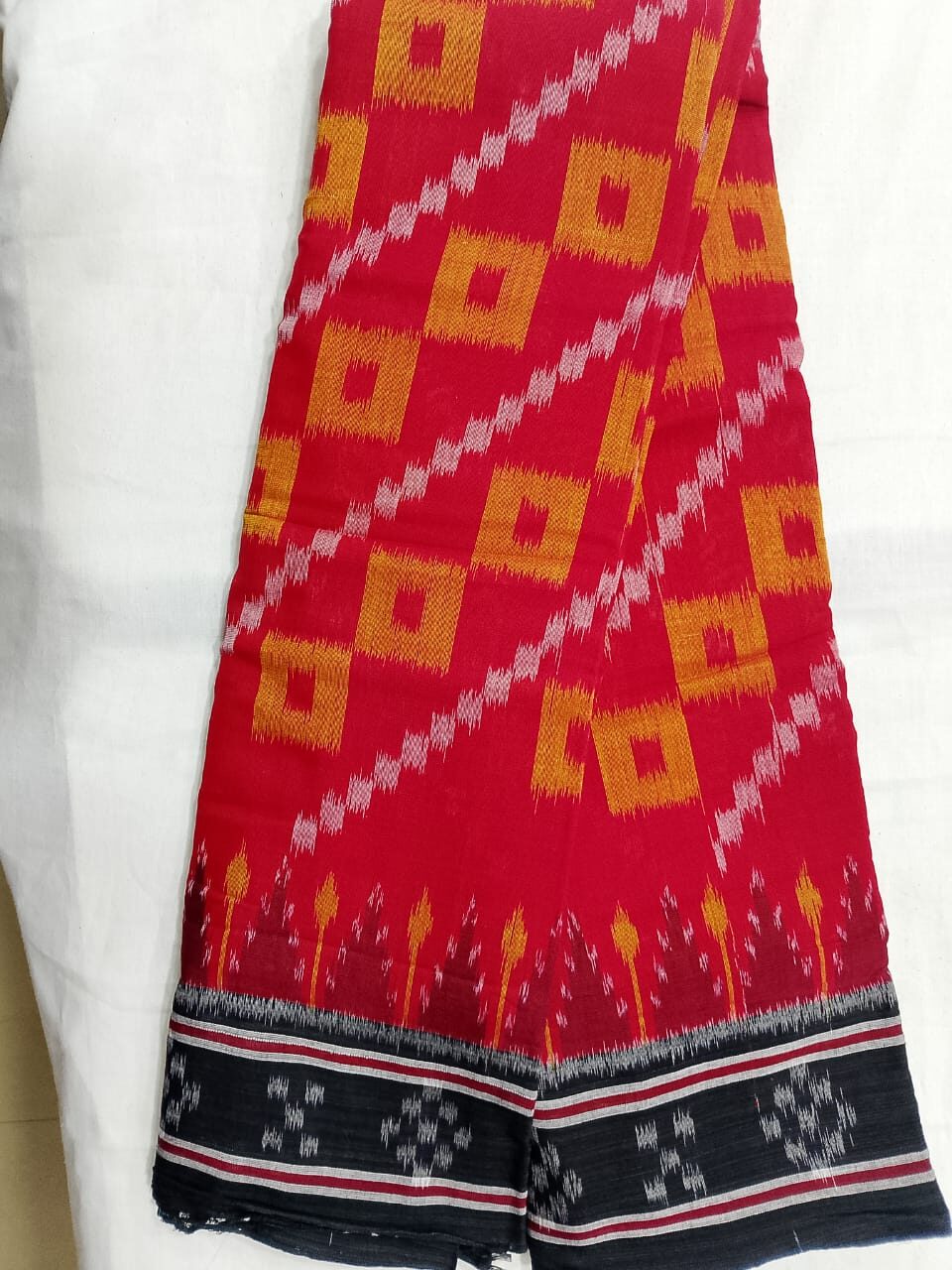 Artisan-Made Sambalpuri Saree – Threads of Tradition