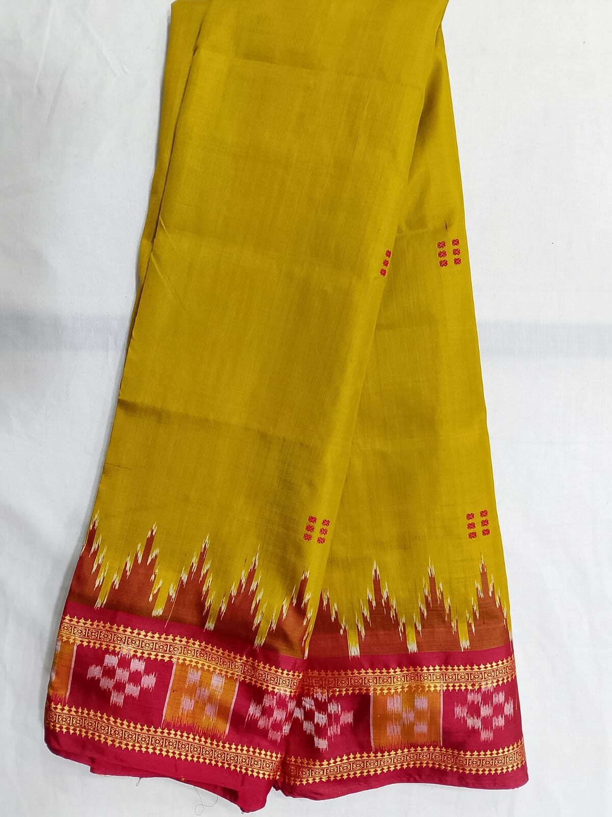 Authentic Sambalpuri Patta Saree – Handwoven & Unfolded Grace